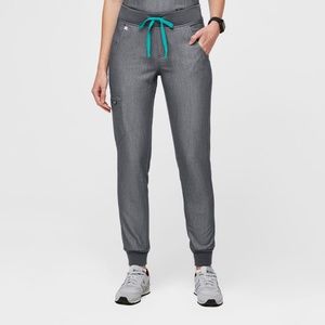 FIGS ZAMORA SCRUB PANT IN GRAPITE GRAY